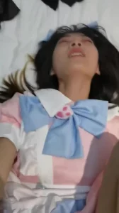 白嫩小女友